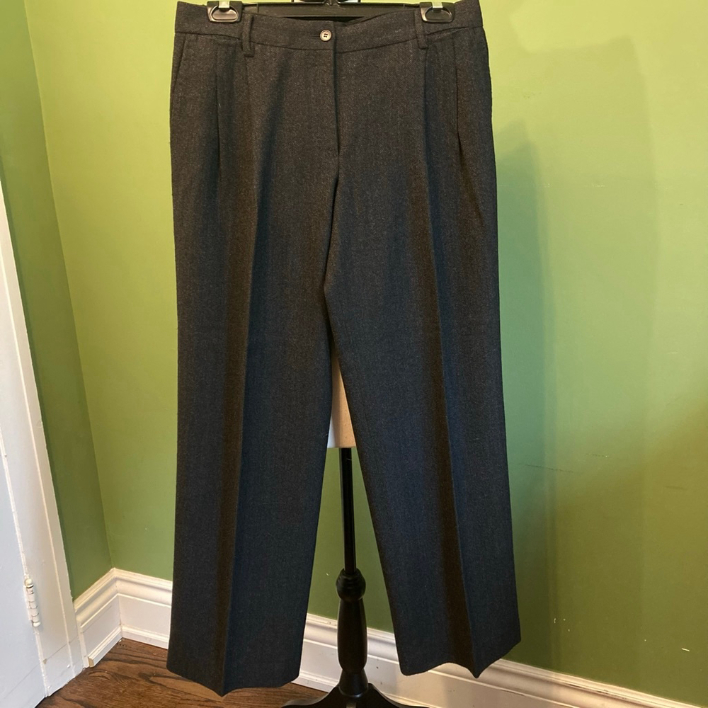 Women's Dolce & Gabbana Gray Herringbone Trousers Size 32